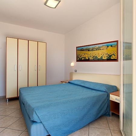 Residence Il Girasole 1 Альба-Адриатика Экстерьер фото