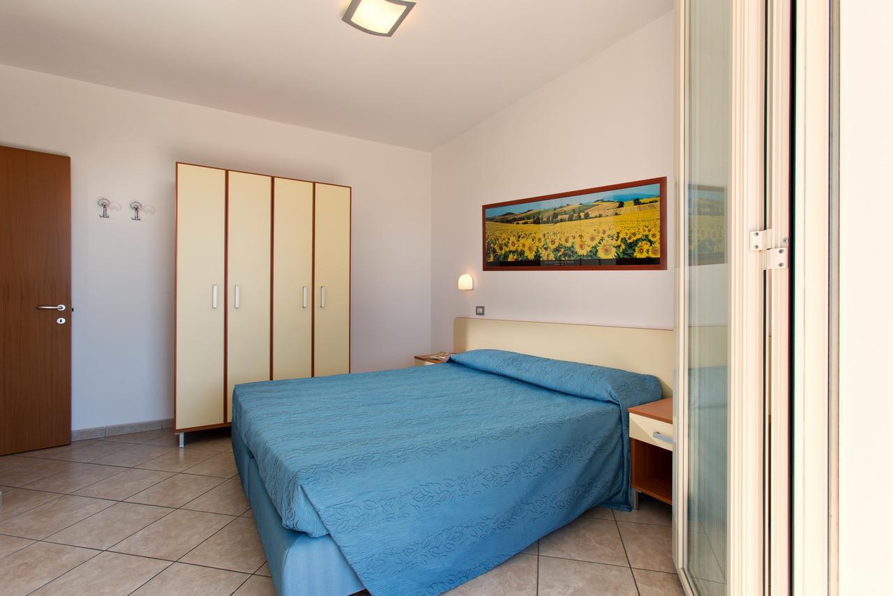 Residence Il Girasole 1 Альба-Адриатика Экстерьер фото