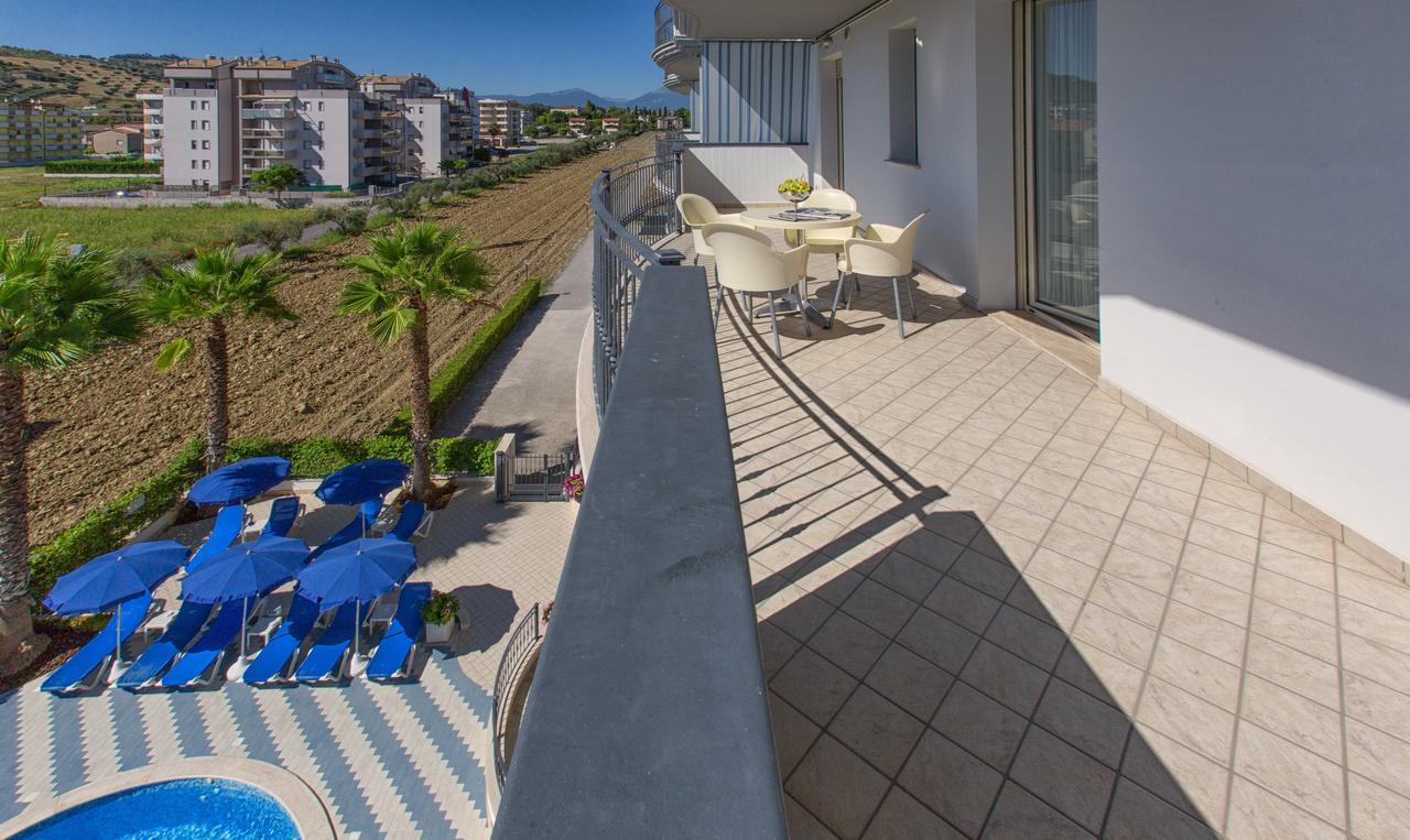 Residence Il Girasole 1 Альба-Адриатика Экстерьер фото